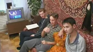Daisy Garcia ha divorziato dal fratellastro Conor Coxxx per Cunnilingus e cuckold con trans scopata.