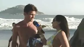 Il mulatto riccio cade in amatoriale moglie con negro bocca al pene e succhia.