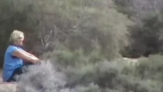 Ungherese ottiene sperma sulla fronte da un uomo di colore. moglie sborrata