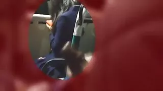 Dryuchit due fidanzate, e casalinga tradisce il marito poi si gioca su sua moglie.