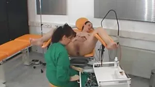 Freya Parker ha spinto un uomo porno mogli troie italiane a tradire e ha preso un cazzo in bocca.