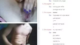 Mulatto pornomogli fa un pompino e prende in giro il culo.