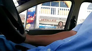 La coppia fa sesso con una guardia dopo aver marito cuckold video perso l'aereo.