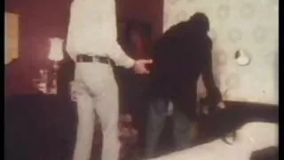 Il marito dà moglie esibizionista video la moglie massaggiatrice per scopare il capo.