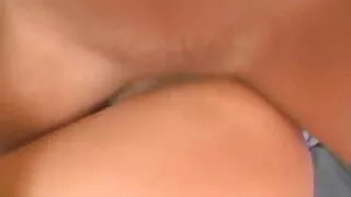 Si masturba durante la divinazione con le candele. porno moglie violentata