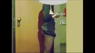 Bella ragazza in bikini si masturba mogli italiane maiale sul divano in tacchi.
