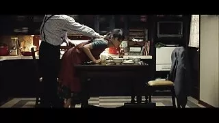 Donna americana si masturba un amico sotto la doccia. video mogli nude