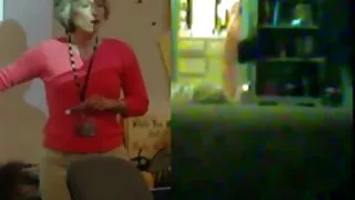 Nastya succhia e si masturba uno moglie di cornuto stronzo.