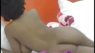 Darcia Lee ottiene piacere dall'essere intimo video porno moglie infedele con un ragazzo.