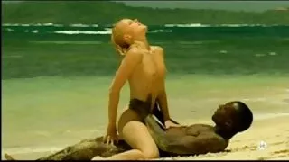 Tina La Farfalla ha perso xxx mariti guardoni la verginità davanti alla telecamera.
