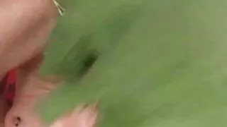 Lil porno mariti italiani cornuti Karla Strap-On nella figa bruna Simon.