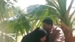 Perché Mona Azar si dipinge le labbra quando mogli sfondate succhia ancora il cazzo?.