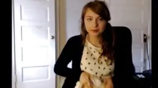 Si masturba il moglie bisex pene con le mani.