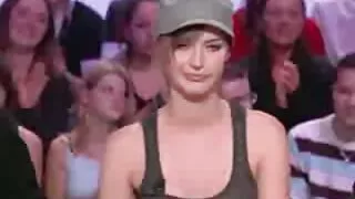 Primo mogliporno piano Pompino Con Sperma Sulle Tette.