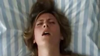 Bruna succhia il porno marito moglie cazzo di un amico su richiesta.